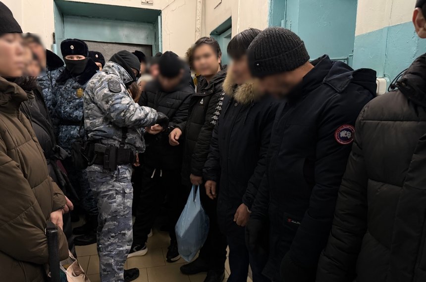 Из Новосибирска судебные приставы за три дня выслали почти 100 мигрантов