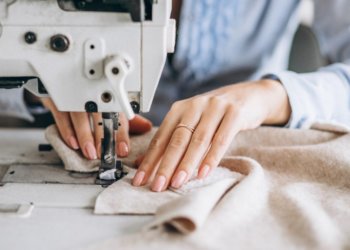 Более 500 предприятий Новосибирской области занимаются производством зимней одежды