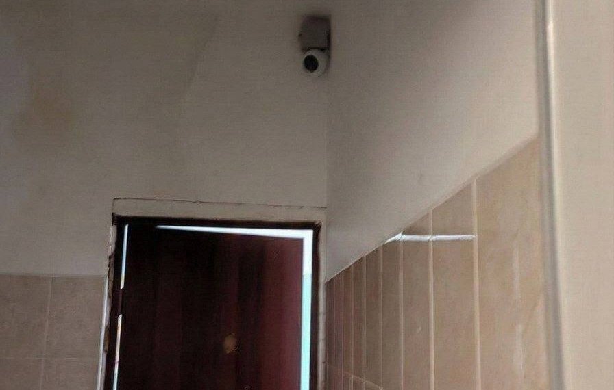 Стоп съёмка! В туалетах новосибирской школы отключили камеры из-за прокуратуры
