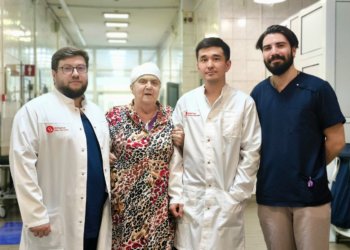 Новосибирские нейрохирурги удалили опухоль мозга 81-летней пациентке