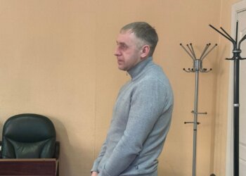 Экс-начальника СИЗО в Усть-Тарке приговорили к принудительным работам за вмешательство в дела следователя