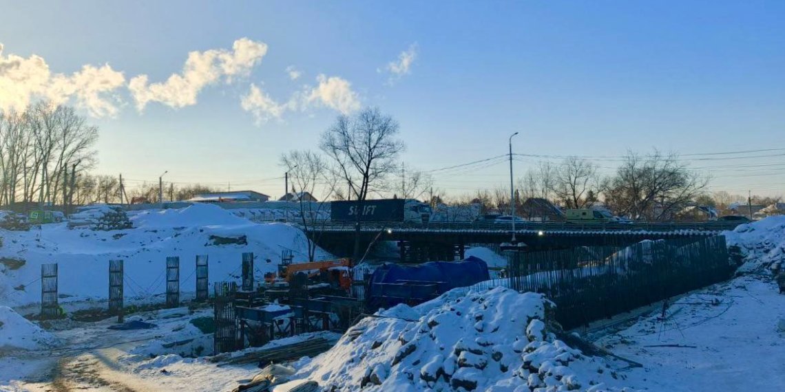 Установлены 110 свай: как продвигается реконструкция моста через реку Тула в Новосибирске