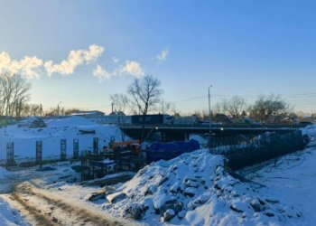 Установлены 110 свай: как продвигается реконструкция моста через реку Тула в Новосибирске