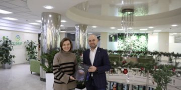 14 лет с бонусами Спасибо — жительница Новосибирска стала одним из самых преданных участников программы лояльности Сбера