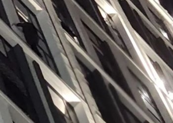 Спасатели сняли новосибирца с карниза 13 этажа