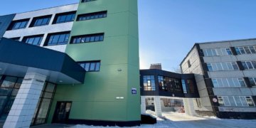 Новый корпус Экономического лицея открылся в центре Новосибирска — фото