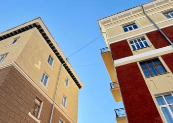 Фасады 114 домов отремонтируют в Новосибирске в 2026 году