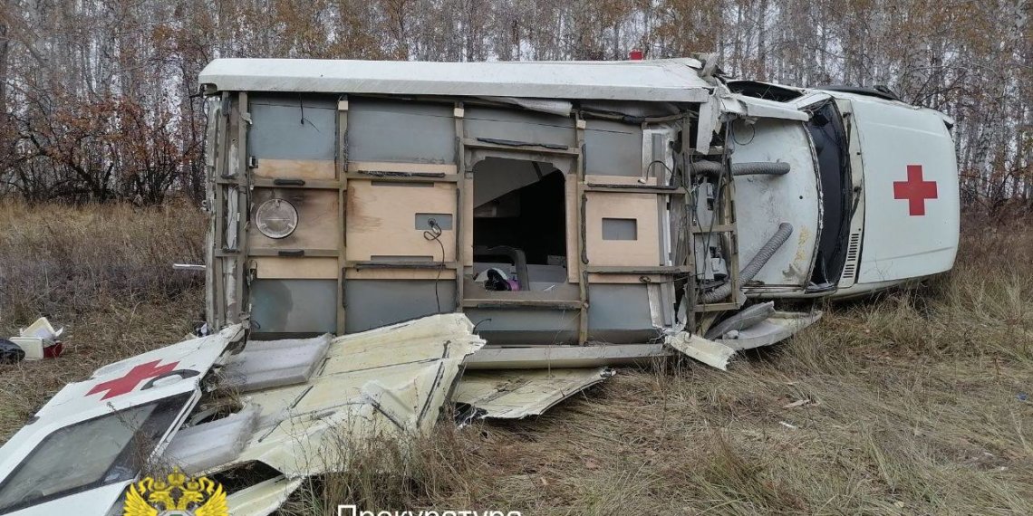 В суд передано дело об опрокидывании скорой с беременной в НСО