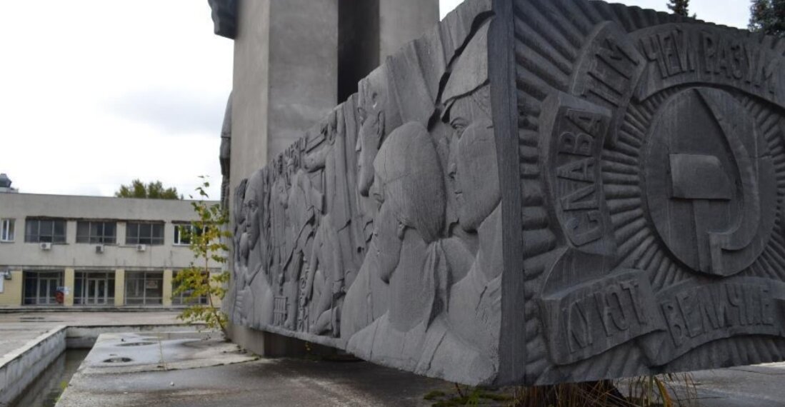 Монумент трудовой и боевой славы завода «Сибсельмаш» в Новосибирске получил статус объекта культурного наследия