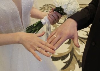 Фиктивный брак ради ВНЖ: в Новосибирске аннулировали разрешение на проживание