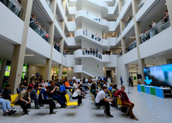 Андрей Травников и Александр Жуков обсудили ход федеральных проектов в Новосибирской области