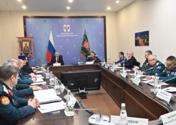 Андрей Травников поблагодарил казаков за вклад в патриотическое воспитание молодежи