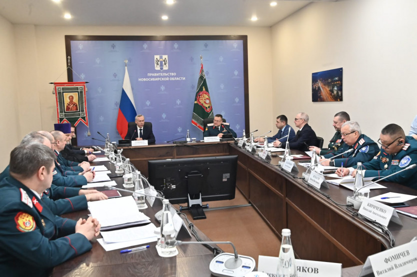 Андрей Травников поблагодарил казаков за вклад в патриотическое воспитание молодежи