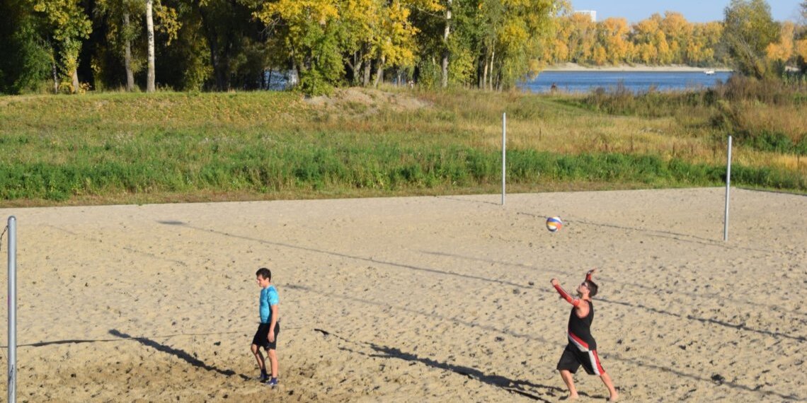 Новосибирский тренер сурдлимпийской сборной России по волейболу получил медаль «За заслуги перед Отечеством»