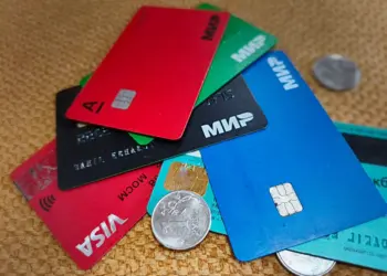 Депутат Госдумы Нилов предложил ограничить сферу работы самозанятых услугами для физлиц