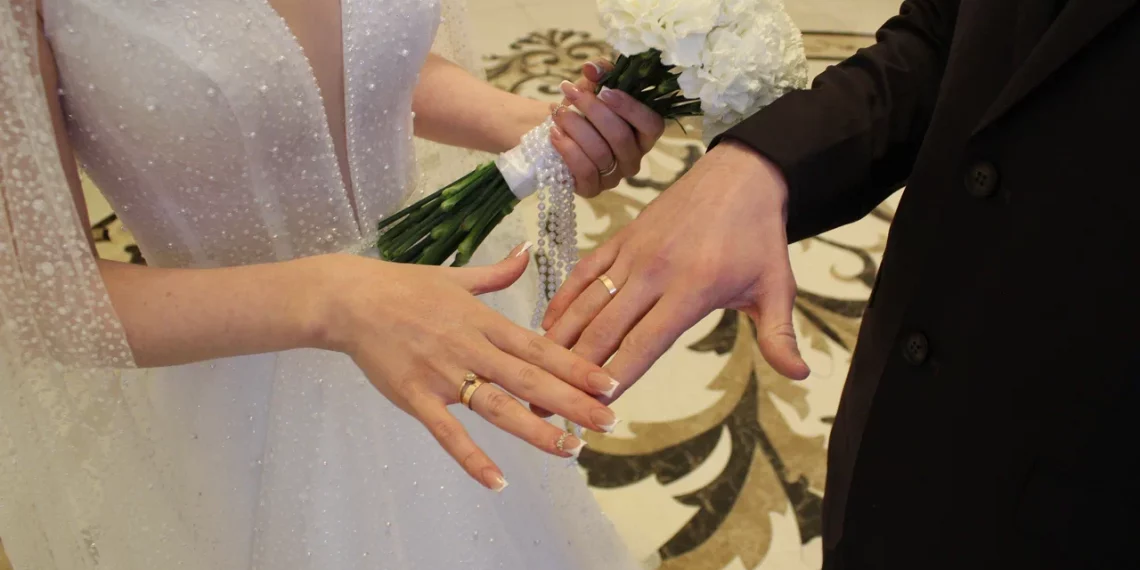 В Новосибирске назвали возраст самых юных и самых возрастных молодожёнов