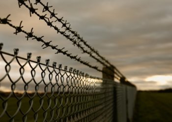 В Омске взят под стражу подросток за подготовку теракта в школе