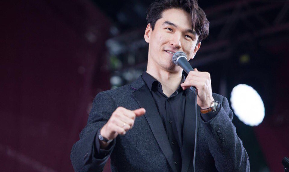 Стендап-комику Нурлану Сабурову запретили въезд в Россию на 50 лет