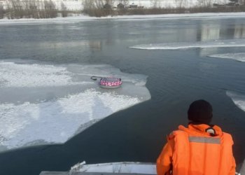 В Новосибирске продолжают искать пропавшую на Оби девочку