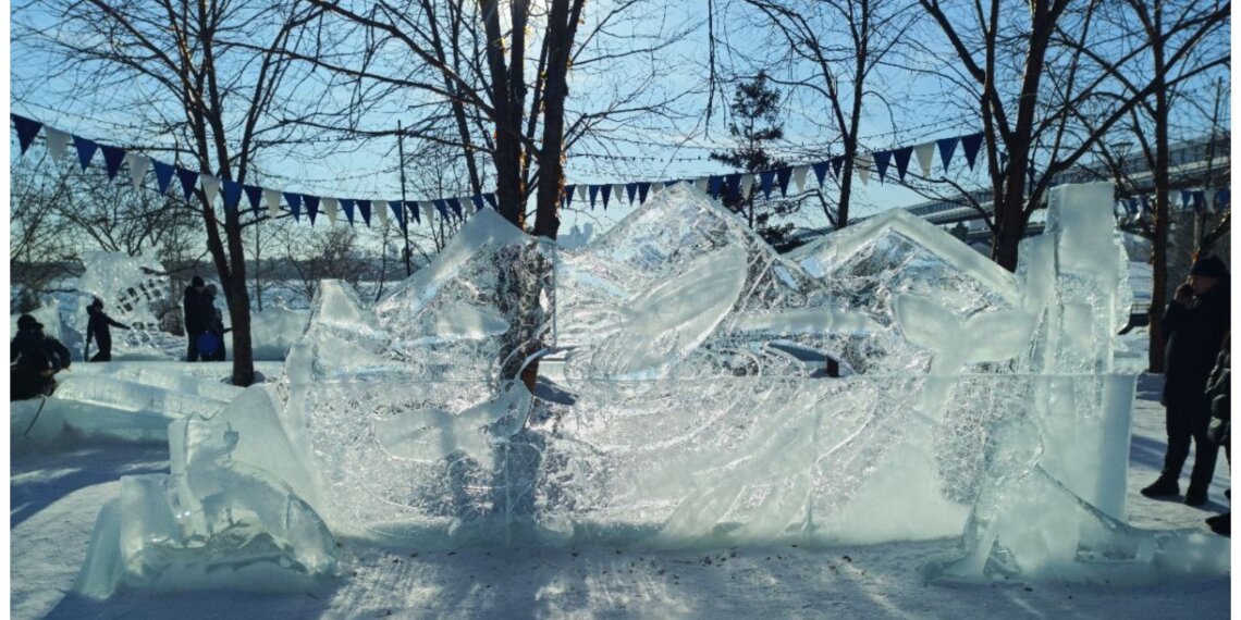 В Новосибирске объявили о закрытии ледового городка на Михайловской набережной