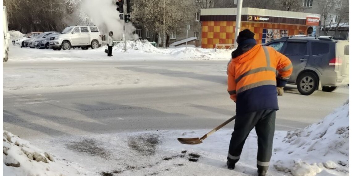 300 человек за неделю пострадали на скользких дорогах Новосибирска