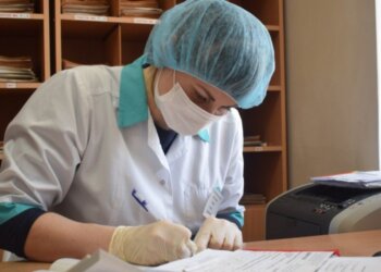 Минздрав готовит поправки: самозанятым официально разрешат оформлять больничные