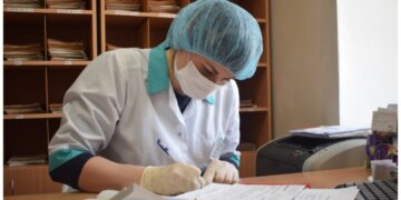 Минздрав готовит поправки: самозанятым официально разрешат оформлять больничные