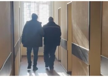 На 20-летнего жителя Красноярского края завели дело за пропаганду экстремизма среди сокамерников