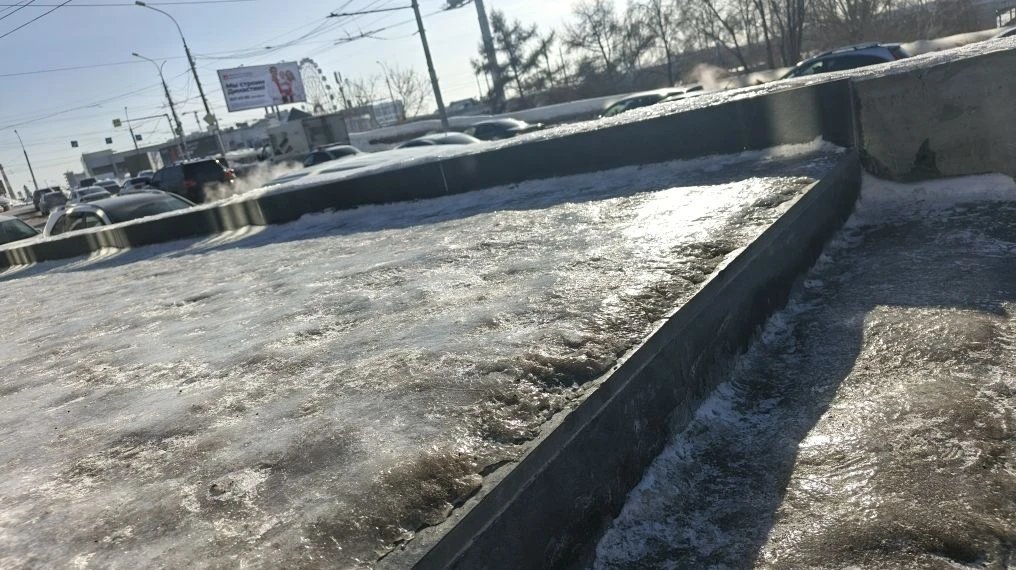 Гололёд сковал Новосибирск: больше сотни людей обратились в травмпункт