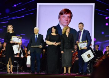 Новосибирский онколог Добров получил награду в Кремлёвском дворце