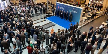 Ипотека, AI и новые вызовы: о чем говорили девелоперы на деловом завтраке Сбера в Новосибирске