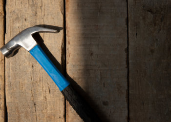 Сибирячка убила знакомого молотком и украла у него деньги