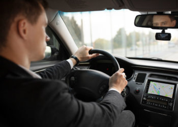 В России планируют снизить штрафы для такси без страховки пассажиров