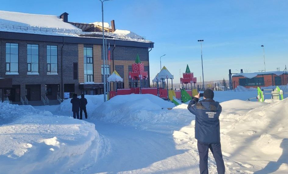 Возбуждено уголовное дело после обрушения крыши школы в селе Репьево Новосибирской области