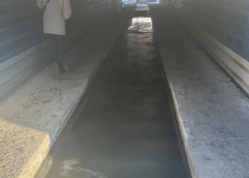 Власти прокомментировали потоп в переходе под трассой в Оби