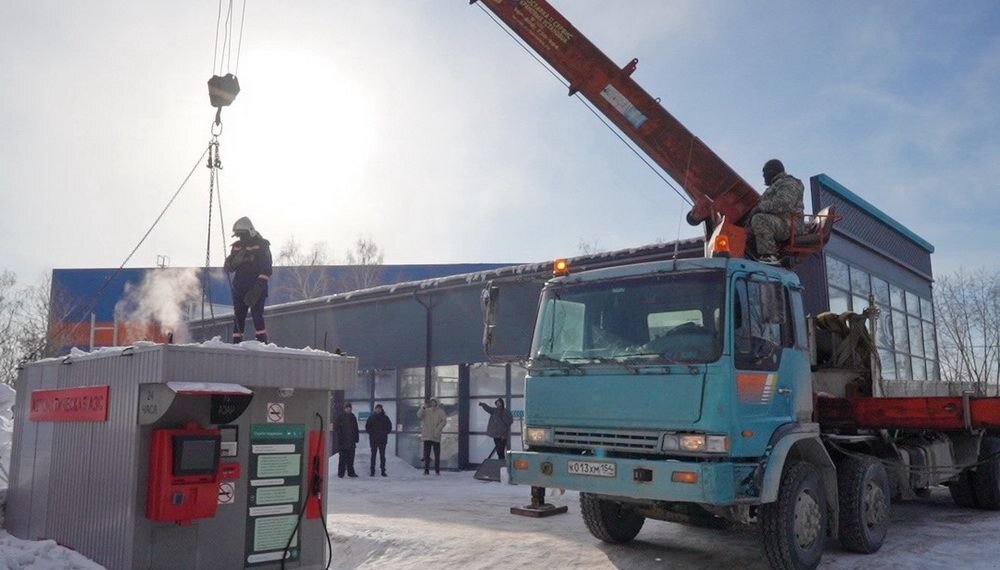 В Ленинском районе Новосибирска демонтировали нелегальную АЗС, угрожавшую безопасности горожан