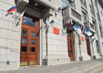 Начальник департамента земельных и имущественных отношений мэрии Новосибирска Алексей Колович ушел в отставку