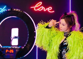 Новосибирская вокалистка поразила своим выступлением наставников шоу «Голос»