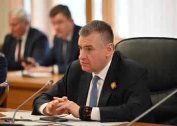 Слуцкий назвал Новосибирск успешным примером решения миграционных проблем