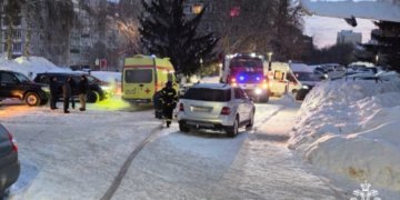 Мужчину и 7-летнюю девочку спасли на пожаре в Новосибирске