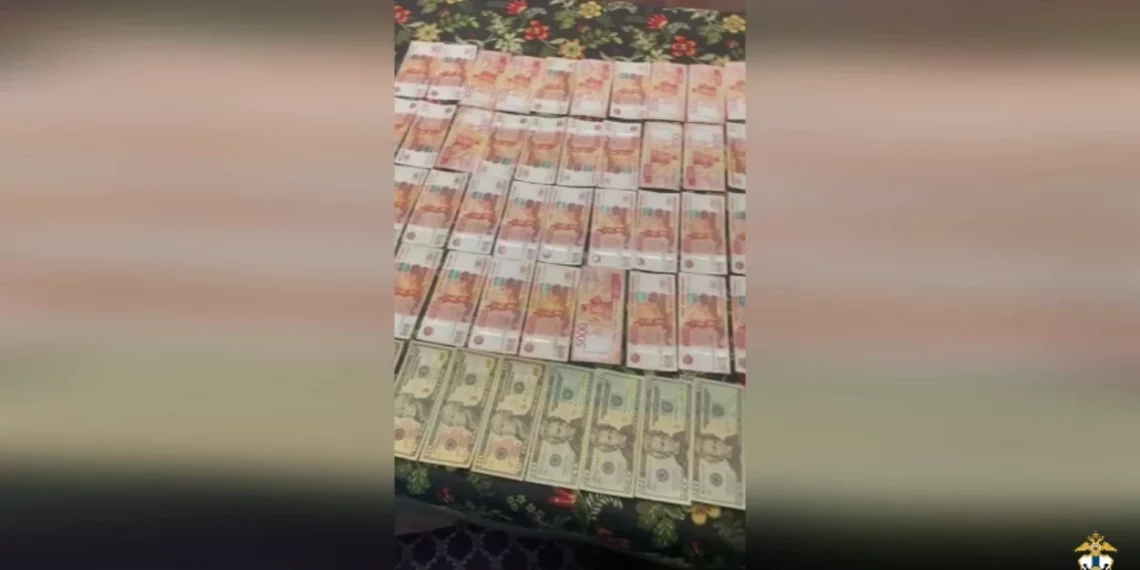 В Новосибирске задержали 8 теневых банкиров, обналичивших более 2 млрд рублей