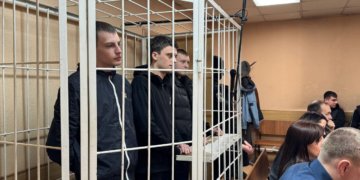 Крали элитный алкоголь и продукты: банде грабителей «Пятерочки» в Новосибирске вынесли приговор