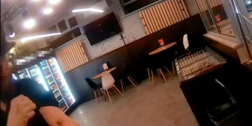 Девушка прокусила руку мужчине в одном из новосибирских баров