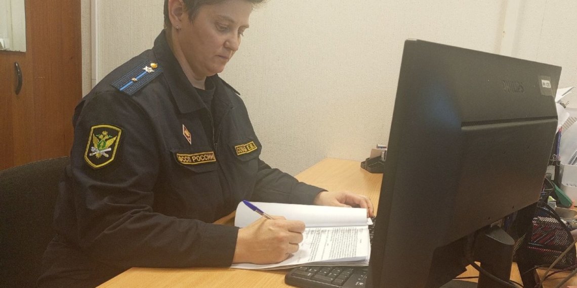 Приставы взыскали 5 000 рублей с предпринимателя за ложные сведения в налоговой в Новосибирской области