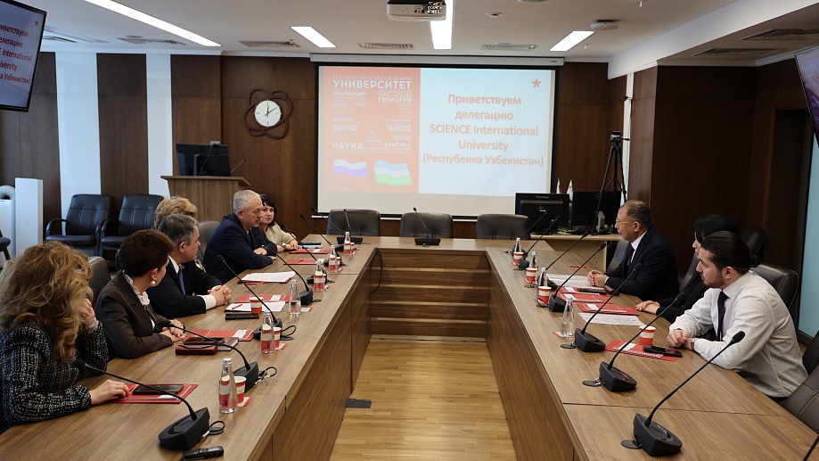 Узбекских врачей будут учить в Новосибирске? НГУ обсуждает запуск медпрограмм для студентов из Андижана