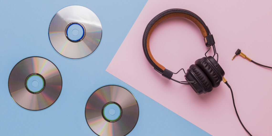 Продажи CD-дисков резко выросли в России