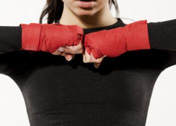 Минспорта официально признало женские смешанные единоборства видом спорта