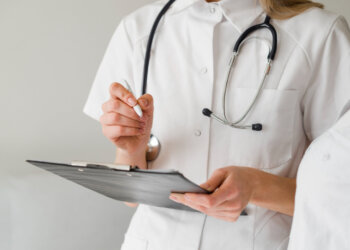 Полисы ДМС в России подорожали на 15%