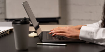 Все задачи — в одном окне: Сбер запустил ИИ-пространство для бизнеса на базе «ГигаЧата»