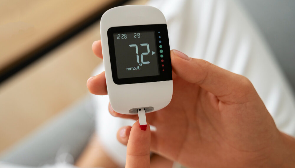 В Новосибирске создают глюкометр без прокола: уровень сахара определят по поту